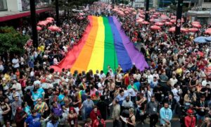 Parada LGBT+ de São Paulo destaca envelhecimento da população LGBTQIA+ e reúne 4 milhões na Avenida Paulista