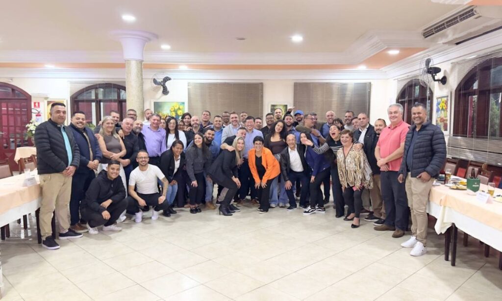 Prefeito Taka Yamauchi se reúne com vereadores do G16 em jantar de integração em Diadema