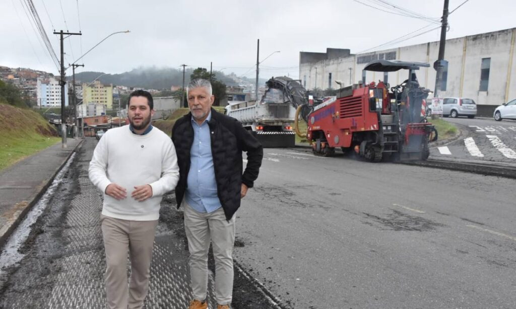 Jardim Santo André recebe 1,5 km de novo asfalto e obras de drenagem pelo programa Rua Nova 1 Programa Rua Nova avança 1,5 km com obras no Jardim Santo André