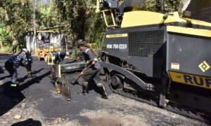 Programa Rua Nova avança com recapeamento no Recreio da Borda do Campo, em Santo André