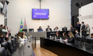 Projeto que torna obrigatória reserva de vagas na construção civil para mulheres avança na Alesp