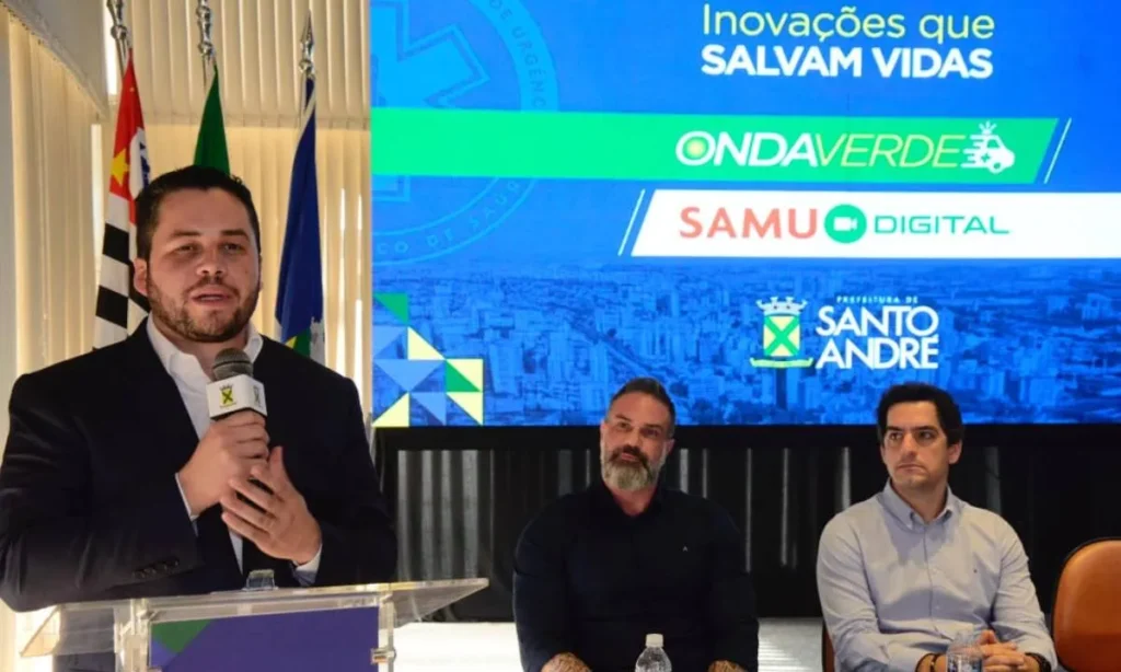 Santo André revoluciona saúde pública com semáforos inteligentes e videochamada médica no Samu 1 Santo André inova no socorro de urgência com semáforos inteligentes e videochamada no Samu