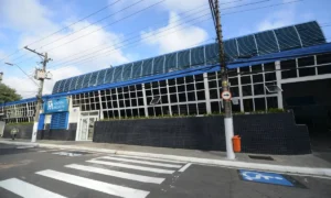 Vacimóvel imuniza contra a gripe na Praça da Matriz, em São Bernardo, nesta quarta-feira