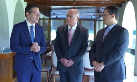 Alckmin e líderes do Congresso prometem ação contra tarifa dos EUA