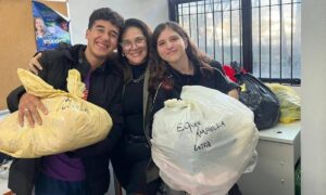 Alunos do Alcina Dantas Feijão arrecadam 233 peças para Campanha do Agasalho