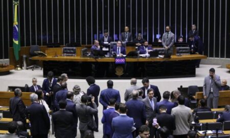 Câmara aprova novas regras para licenciamento ambiental com licença especial e renovação automática