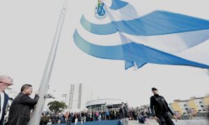 Diadema realiza hasteamento da bandeira e batismo de blindado do Exército em ato cívico no dia 9 de Julho