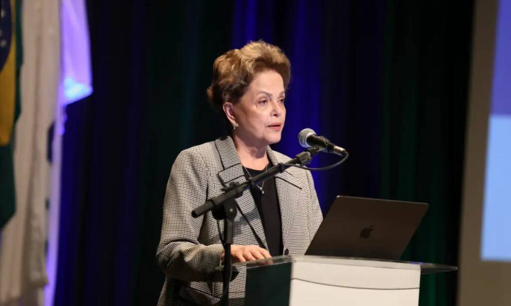 Dilma defende uso de moedas locais no Brics e reforça papel do Banco do Desenvolvimento