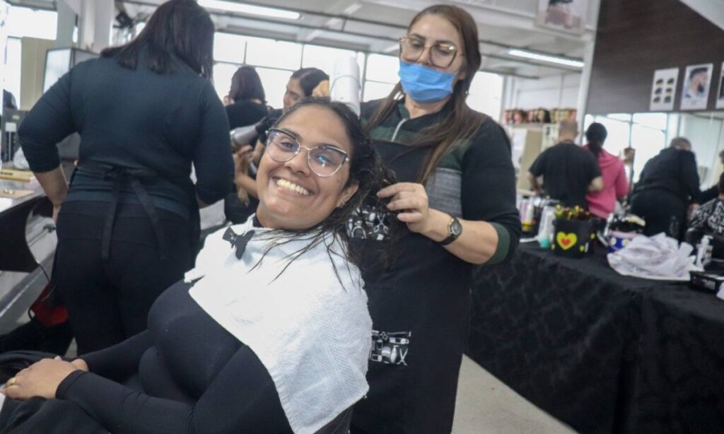 Educação de Jovens e Adultos de Santo André capacita alunos nas áreas de gastronomia e imagem pessoal 1 Educação de Jovens e Adultos de Santo André capacita alunos nas áreas de gastronomia e imagem pessoal