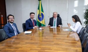 Em Brasília, Akira Auriani garante recursos e avança em projetos sustentáveis para Rio Grande da Serra