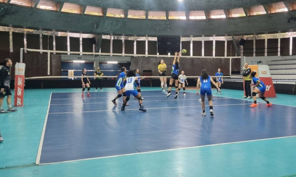 Equipe feminina de vôlei de São Bernardo disputa os Jogos Regionais com "pratas da casa"