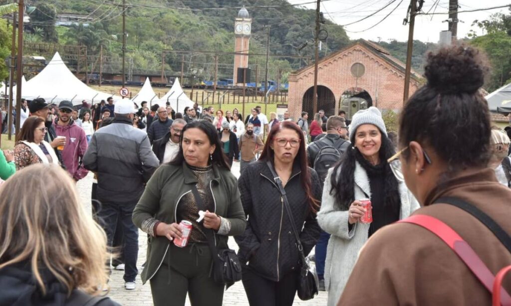 FIP atrai milhares à Vila de Paranapiacaba com atrações culturais e gastronomia no primeiro fim de semana
