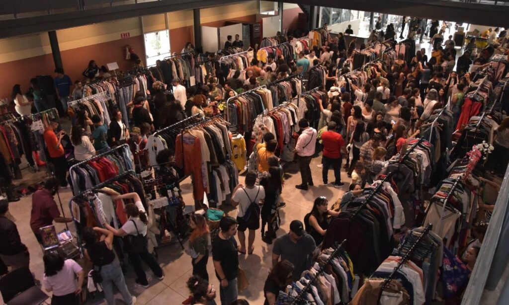 Feira de Brechós promove saldão em Santo André neste sábado