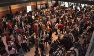 Feira de Brechós promove saldão em Santo André neste sábado