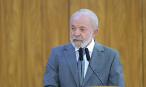 Lula veta aumento do número de deputados federais