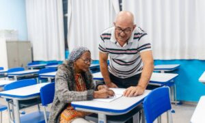 Mapeamento feito em São Bernardo identifica 75 jovens e adultos dispostos a voltar a estudar