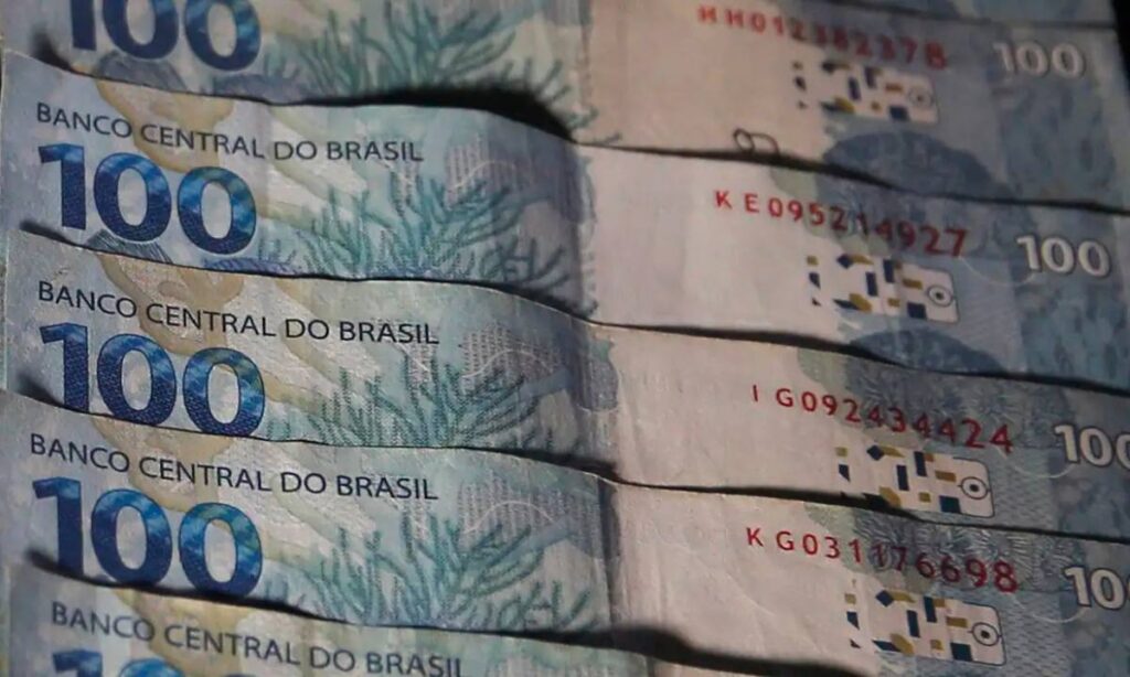 Mercado reduz previsão do IPCA para 2025, mas inflação segue acima da meta