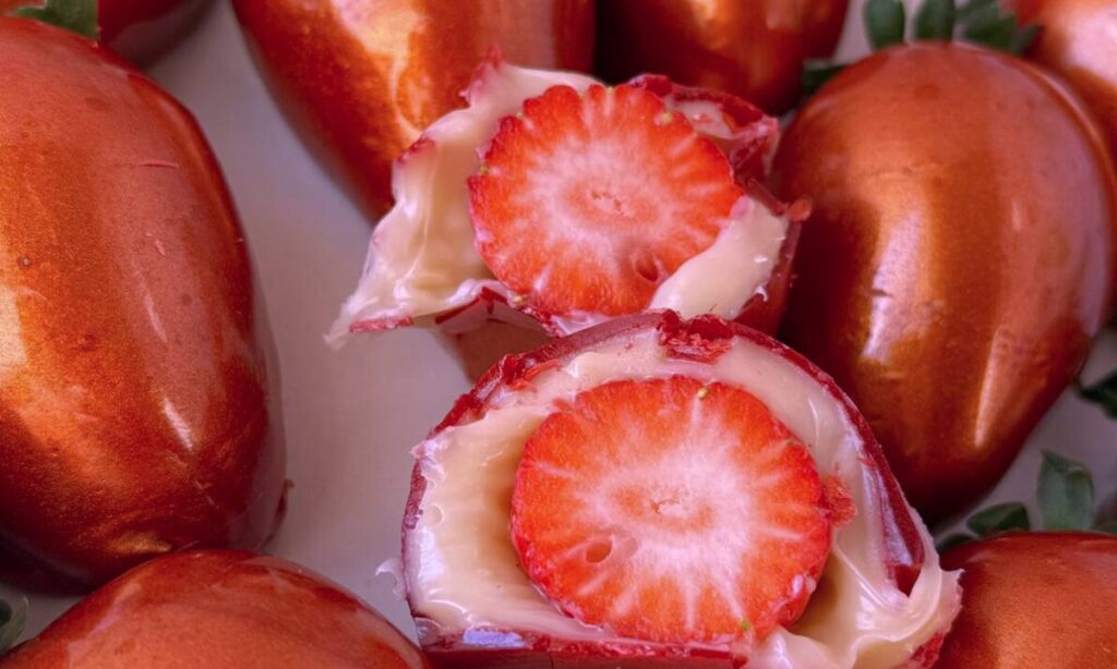 Morango do Amor: o doce queridinho do momento vira febre nas redes e ganha versões gourmetizadas