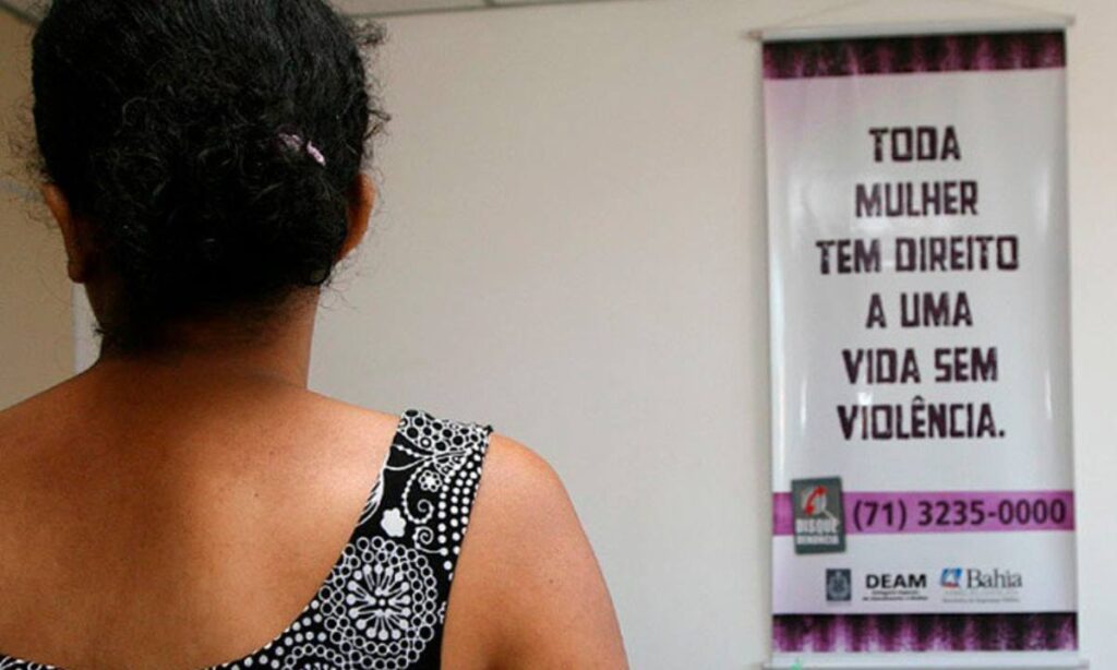 Senado Federal aprova lei que endurece punição para crimes sexuais cometidos por jovens e idosos.