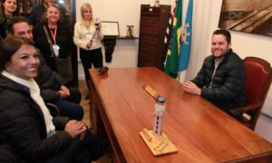 Prefeito Gilvan entrega Gabinete Histórico e vistoria obras durante 1º dia do Festival de Inverno de Paranapiacaba