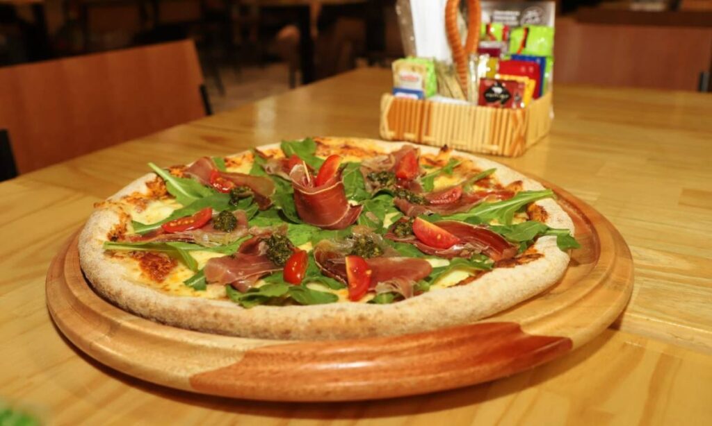 Curso de pizzaiolo prático com foco em massas artesanais no Sehal, em Santo André