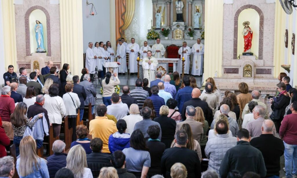 São Caetano do Sul celebra 148 anos com missa, bolo de 130 kg e homenagem aos pioneiros 1 São Caetano do Sul celebra 148 anos com missa, bolo de 130 kg e homenagem aos pioneiros