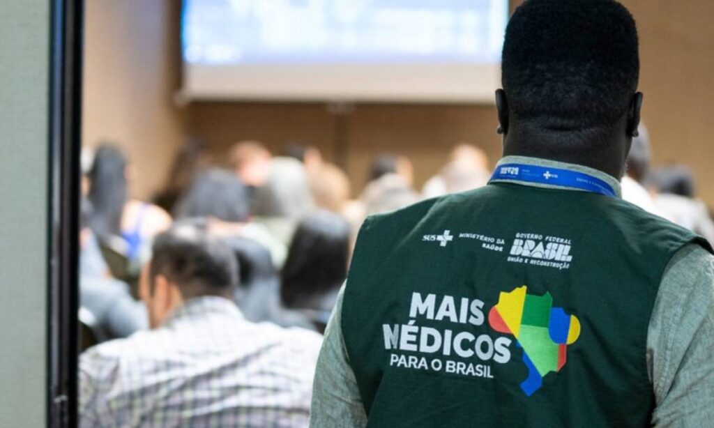 São Paulo recebe 448 médicos em nova etapa do programa federal que fortalece a Atenção Primária