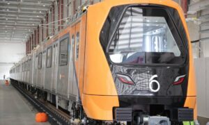 Tarcísio entrega 1º trem da Linha 6-Laranja do Metrô de SP