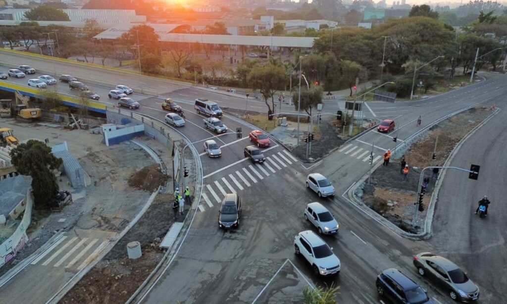 Viaduto Castelo Branco é reaberto com novas melhorias de trânsito em Santo André