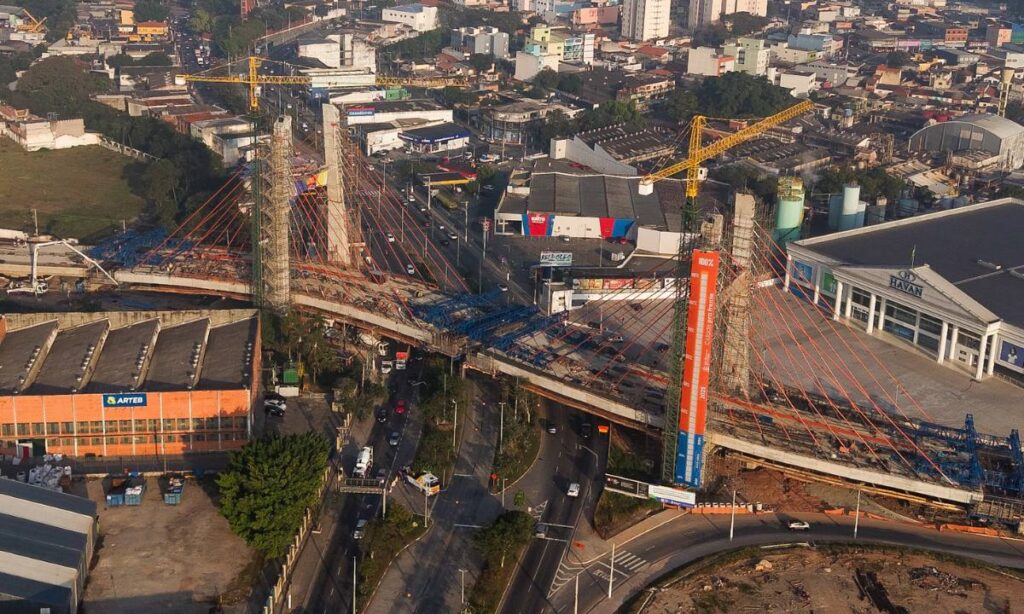 Viaduto Estaiado de São Bernardo ultrapassa 90% de obras e será entregue em agosto