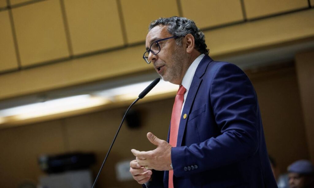 Deputado Rômulo Fernandes tem projeto sobre vício em jogos sancionado em SP