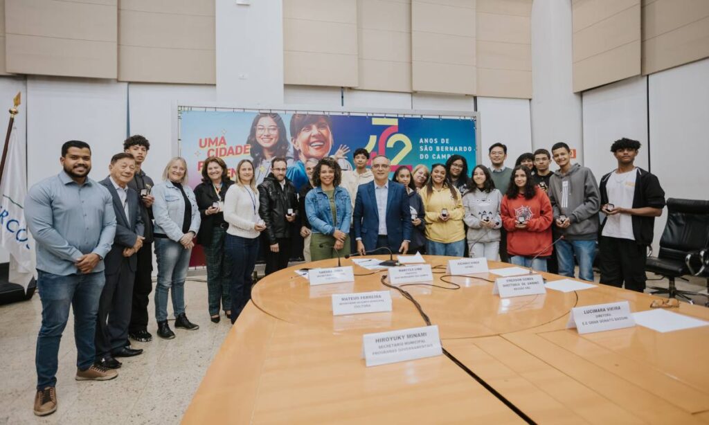 Encontro com estudantes do Pós-Balsa, em São Bernardo, marca início de formação profissional em parceria com a UFABC