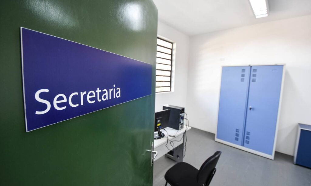 Governo de SP garante continuidade do programa das escolas cívico-militares após decisão judicial favorável