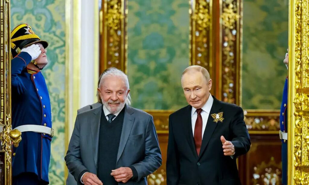 Lula e Putin conversam por telefone sobre guerra na Ucrânia