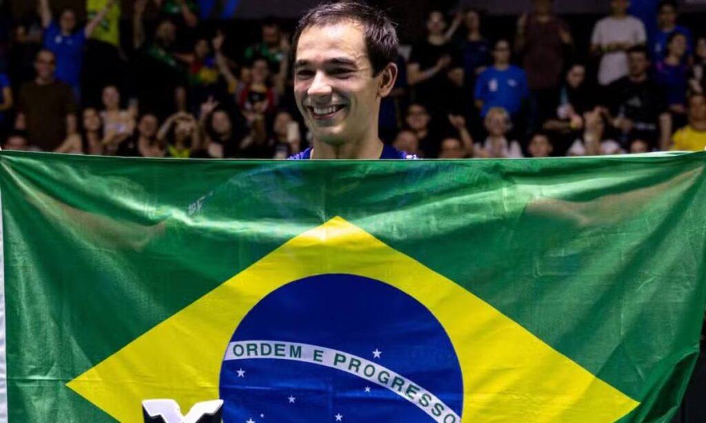 Mesatenista de São Caetano, Hugo Calderano levanta em Foz do Iguaçu o terceiro título seguido no Circuito Mundial 