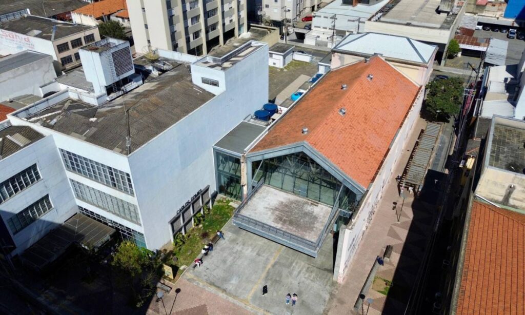 Prédio do Cine Theatro Carlos Gomes completa 100 anos nesta sexta 5 Prédio do Cine Theatro Carlos Gomes completa 100 anos nesta sexta