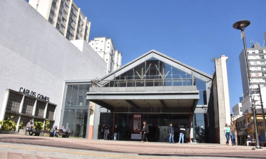 Prédio do Cine Theatro Carlos Gomes completa 100 anos nesta sexta 4 Prédio do Cine Theatro Carlos Gomes completa 100 anos nesta sexta