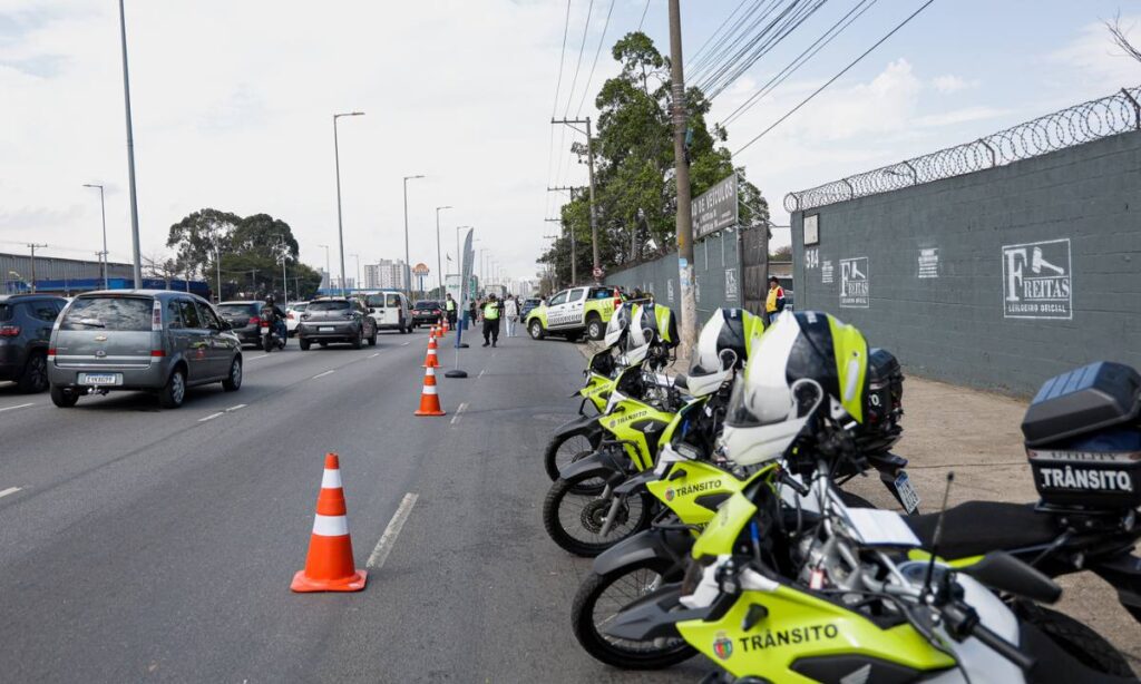 Prefeituras de São Caetano e Santo André realizam ação educativa para condutores de veículo e motocicletas 1 Prefeituras de São Caetano e Santo André realizam ação educativa para condutores de veículo e motocicletas