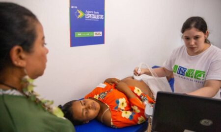 Programa Agora Tem Especialistas leva médicos para regiões carentes em SP