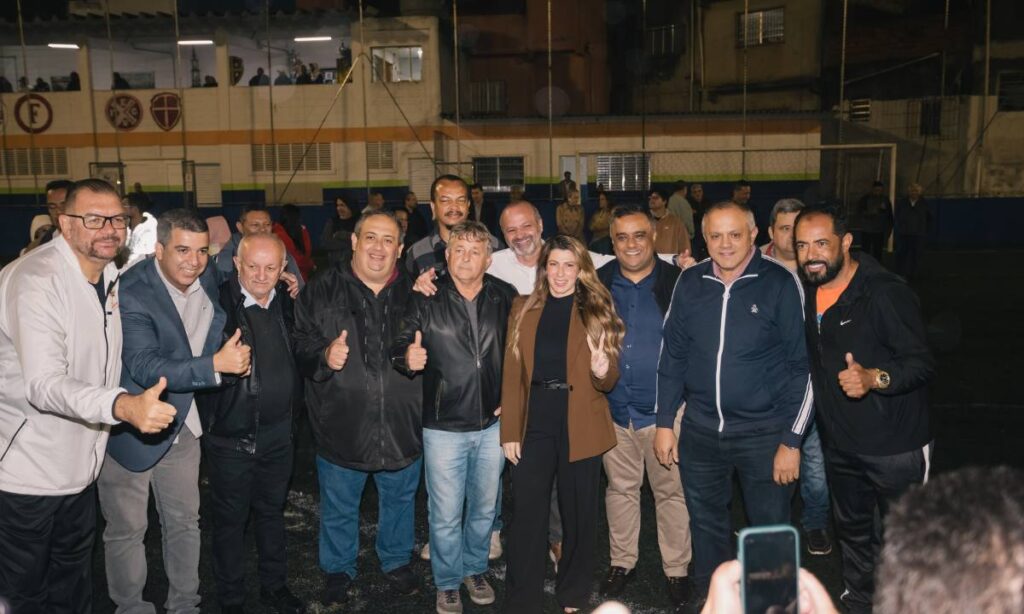 Entrega de novas iluminações nos campos do Ferrazópolis e Corinthinhas reforça compromisso com futebol amador de São Bernardo 1 Entrega de novas iluminações nos campos do Ferrazópolis e Corinthinhas reforça compromisso com futebol amador de São Bernardo