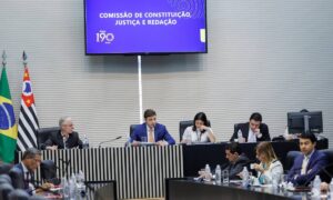 Alesp aprova avanço de projetos que regulam publicidade de apostas e procedimentos de saúde Alesp aprova avanço de projetos que regulam publicidade de apostas e procedimentos de saúde