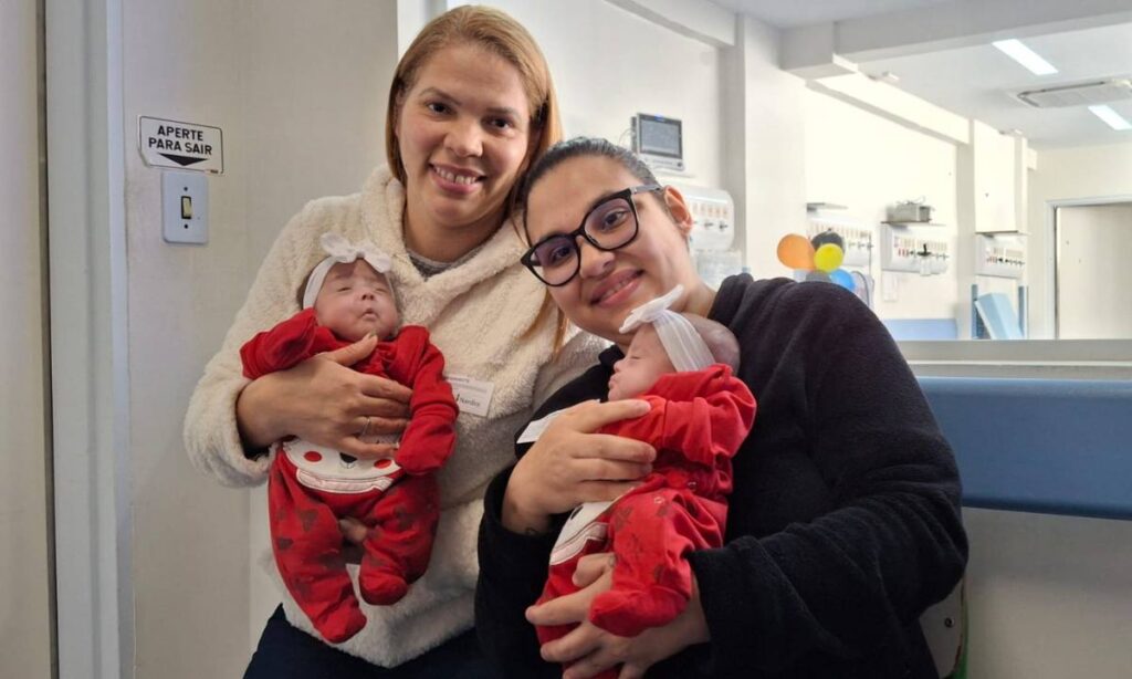 Bebês prematuras vencem a UTI e voltam ao Hospital Nardini para reencontro emocionante 1 Bebês prematuras vencem a UTI e voltam ao Hospital Nardini para reencontro emocionante
