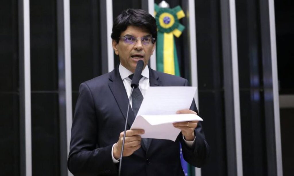 Câmara aprova em 1º turno a PEC das Prerrogativas com 353 votos favoráveis