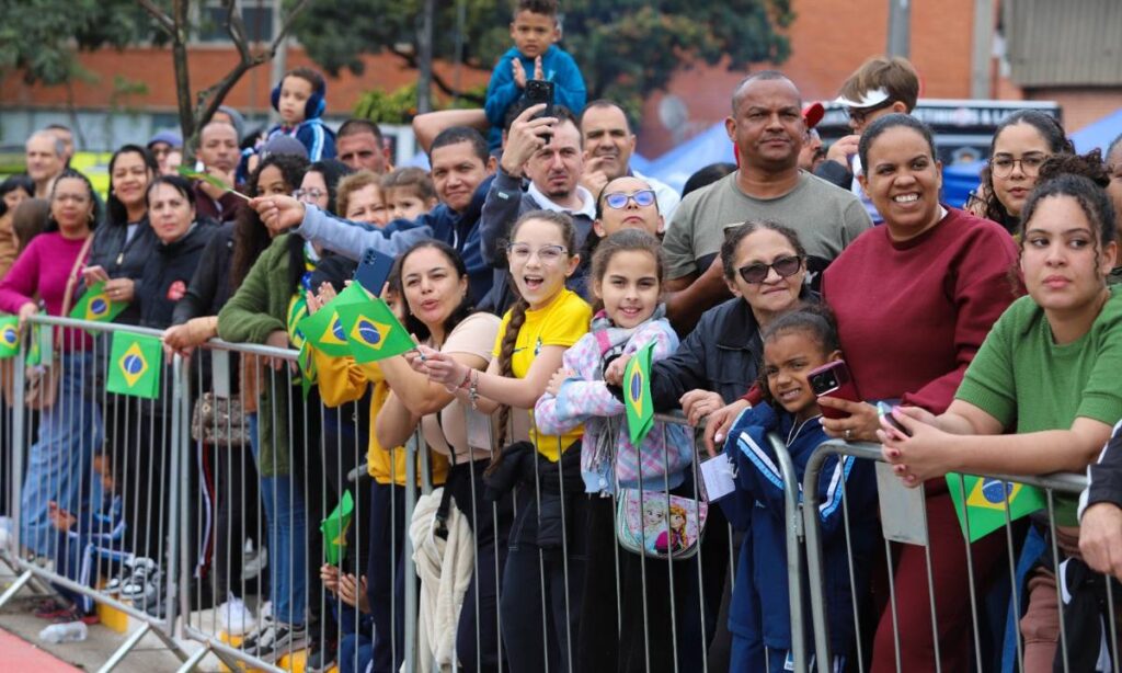 Desfile Cívico-Militar reúne cerca de 12 mil em Diadema 1 Desfile Cívico-Militar reúne cerca de 12 mil em Diadema