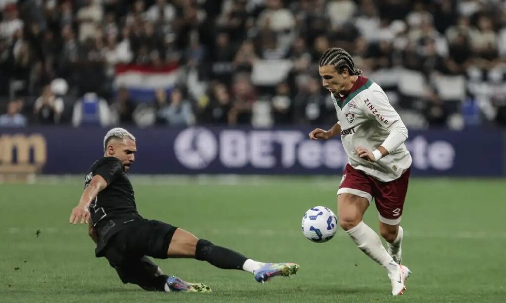 Fluminense x Corinthians hoje: onde assistir ao vivo pelo Brasileirão