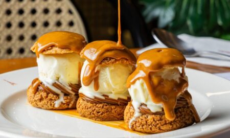 L’Entrecôte de Paris celebra 16 anos com collabs especiais com Havanna e Coca-Cola
