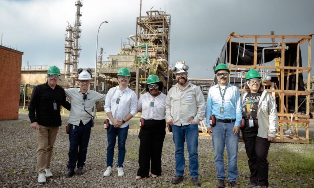 Prefeito Akira Auriani busca fortalecer empregabilidade e ampliar capacitação profissional
