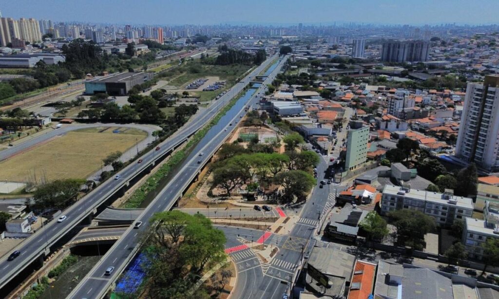 Santo André conclui Complexo Viário Santa Teresinha e reinaugura Praça Samuel de Castro Neves