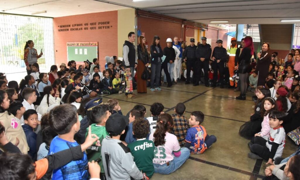 Alunos de Santo André participam de encontro sobre profissões