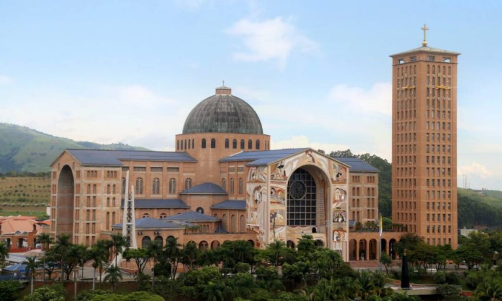 Aparecida espera 450 mil visitantes durante a Festa da Padroeira